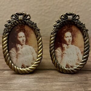 The Weston Gallery Rope Oval Brass Mini Picture Frames